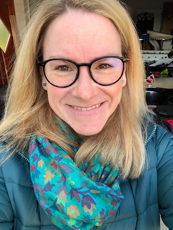 Katrin lacht in die Kamera
